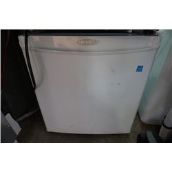 WHITE DANBY BAR FRIDGE