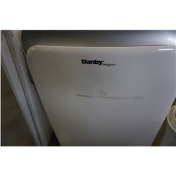 DANBY DESIGNER 14000 BTU AIR CONDITIONER W/ ATTACHMENTS