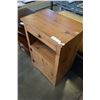 Image 2 : 1 DOOR OAK NIGHTSTAND