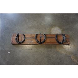 HORSE SHOE COAT RACK