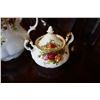 Image 2 : ROYAL ALBERT OLD COUNTRY ROSE TEA POT W/ CREAM AND SUGAR
