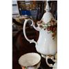Image 2 : ROYAL ALBERT OLD COUNTRY ROSE COFFEE POT W/ CREAM AND SUGAR