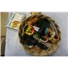 Image 2 : LOT OF HAWAIIAN COLLECTIBLES