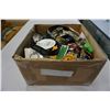 Image 2 : BOX OF KEY CHAINS