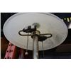 Image 2 : VINTAGE LOOK TABLE LAMP