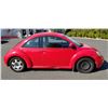 Image 3 : 1998 VOLKSWAGON BEETLE, AUTOMATIC 248983KM W/ KEY, AND KEY FOB AND REGISTRATION