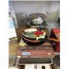 Image 1 : 9 Pieces of Assorted  Cookware - Store Returns