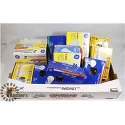 FLAT OF ASSORTED LIGHT BULBS