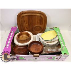 LOT OF ANTIQUE AND VINTAGE KITCHEN WARE