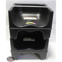 2 COMMERCIAL PLASTIC BOOSTER SEATS