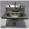 Image 1 : EAGLE S/S PERSONAL RINSING WALLMOUNT SINK