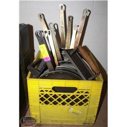 CRATE OF FRYING PANS & 2 GRILL PRESSES