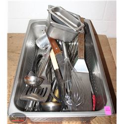STAINLESS STEEL INSERT WITH ASSORTED KITCHEN