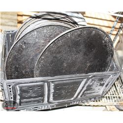 TOTE OF 16" COMMERCIAL PIZZA PANS