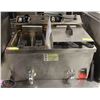 Image 1 : VOLLRATH DUAL WELL ELECTRIC COUNTERTOP DEEP FRYER