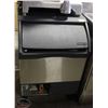 Image 1 : SCOTSMAN COMMERCIAL ICE MAKER