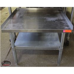 S/S EQUIPMENT STAND W/ UNDERSHELF-2' TALL