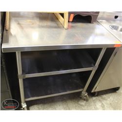 WASSERSTROM S/S COMMERCIAL PREP-TABLE ON CASTORS