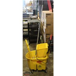 COMMERCIAL RUBBERMAID MOP-BUCKET W/ WRINGER