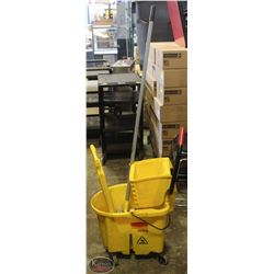 COMMERCIAL RUBBERMAID MOP-BUCKET W/ WRINGER