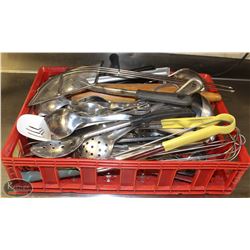 FLAT OF ASSORTED KITCHEN UTENSILS