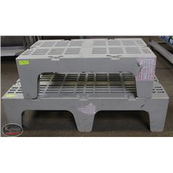 CAMBRO 4' DUNNAGE RACK & 3' DUNNAGE RACK