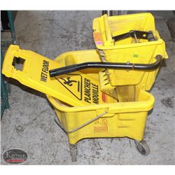 COMMERCIAL MOP-BUCKET W/ WRINGER