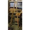 Image 1 : WOODEN DISPLAY EASEL 66.5" TALL
