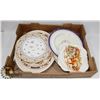 Image 1 : FLAT OF COLLECTIBLE PLATES