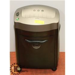 ROYAL 8 SHEET PAPER SHREDDER