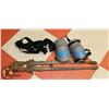 Image 1 : LOT OF ASSORTED INCLUDING BOLT CUTTERS, KNEE PADS