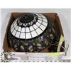 Image 1 : TIFFANY-STYLE HANGING LAMP 12" DIAMETER
