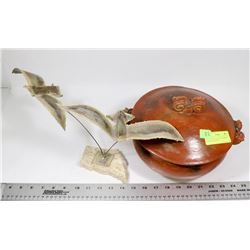 DECORATIVE CLAY POT & BRASS BIRD DECORATION.