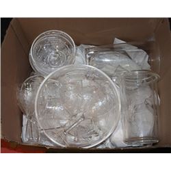 BOX OF ESTATE OUTDOOR PATIO SERVING ITEMS