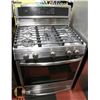 Image 1 : GE PROFILE GAS STAINLESS STEEL RANGE