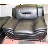 Image 1 : NEW BLACK LEATHERETTE WITH CHROME LEGS SOFA CHAIR
