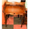 Image 1 : ESTATE WOOD WRITING DESK, 26"X20"X31.5".