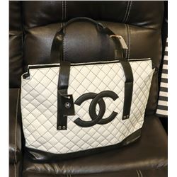 WHITE CHANEL QUILTED TOTE STYLE PURSE