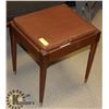 Image 1 : VINTAGE SINGER SEWING MACHINE STOOL