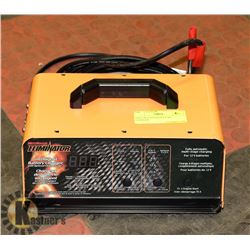 MOTOMASTER ELIMINATOR BATTERY CHARGER