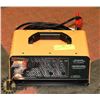 Image 1 : MOTOMASTER ELIMINATOR BATTERY CHARGER
