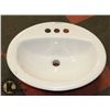 Image 1 : AMERICAN STANDARD WHITE BATHROOM SINK