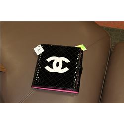 CHANEL BLACK AND PINK REPLICA MAKE UP HOLDER