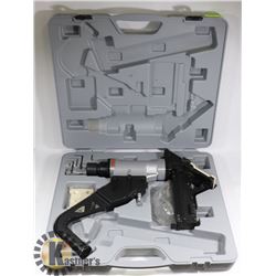 PRIME GRIP FLOORING AIR NAILER WITH CARRY CASE