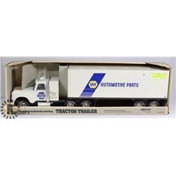 1980 DIECAST NAPA  AUTOMOTIVE PARTS NO829D TRACTOR