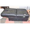 Image 1 : BLACK RECLINING MASSAGE TABLE