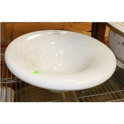 CERAMIC BATHROOM SINK ON CHOICE