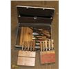 Image 1 : BRIEFCASE OF WOOD CHISELS