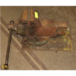 VINTAGE LARGE 5" VICE WITH PLATE