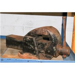 VINTAGE SMALL ROBIN 5" VICE